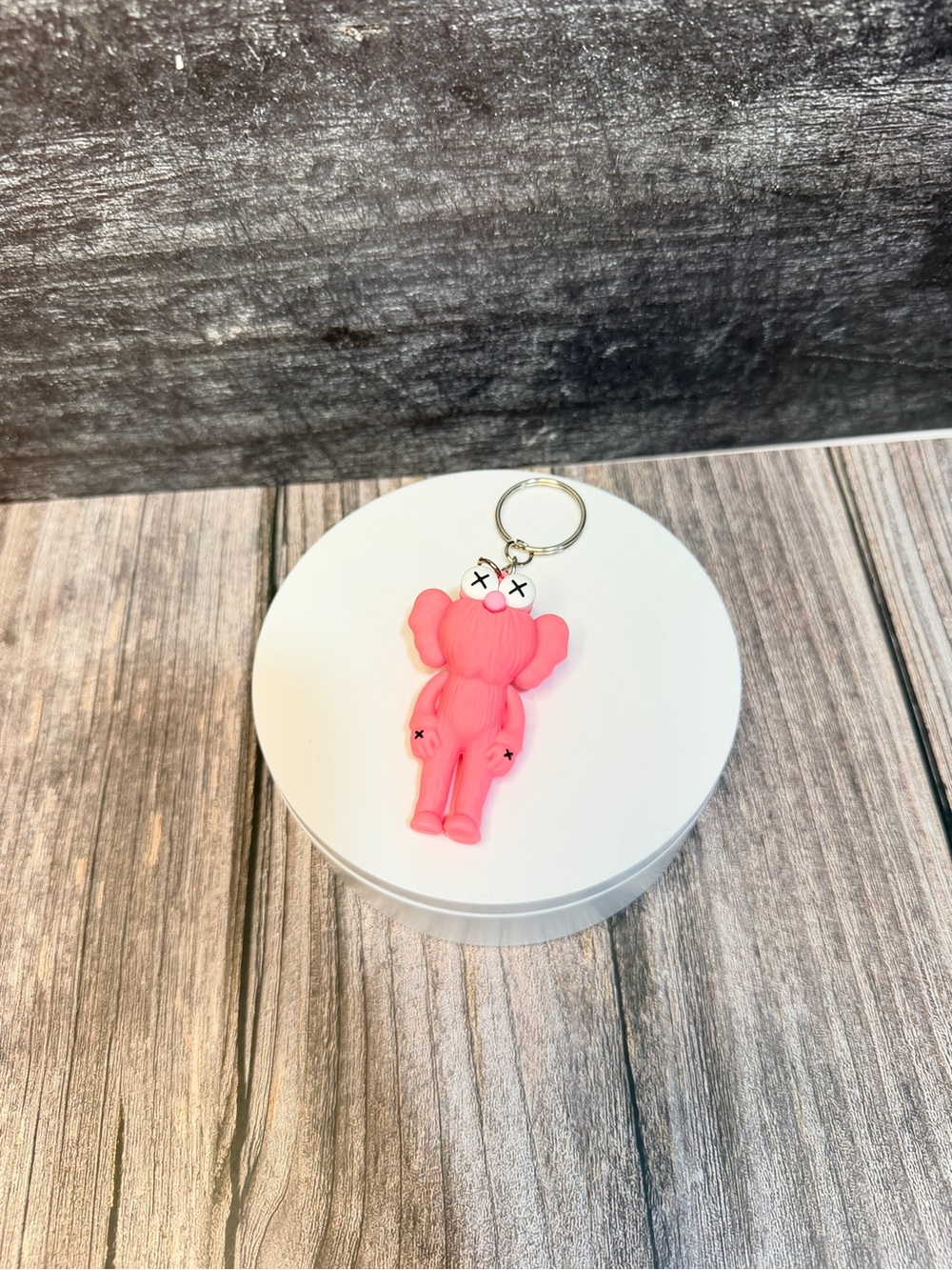 KAWS Keychain - Picture 2 of 3